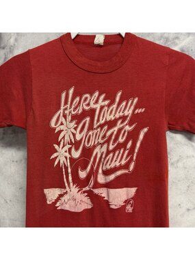 Vintage 70s Maui Hawaii T Shirt Red Travel Tourist Size Small USA Poly Tees